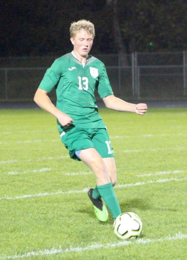 Gunnar Esser dribbles